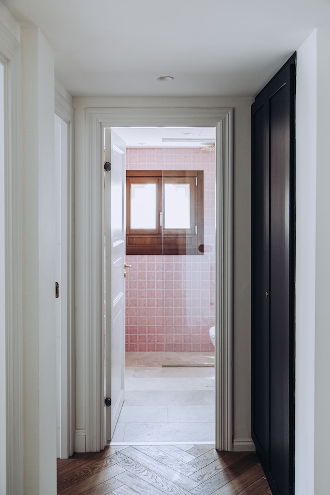 Ocho Suites and Kitchen 23/47