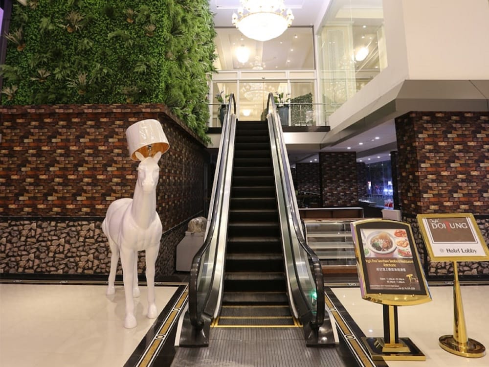 The Bazaar Hotel Bangkok 77/77