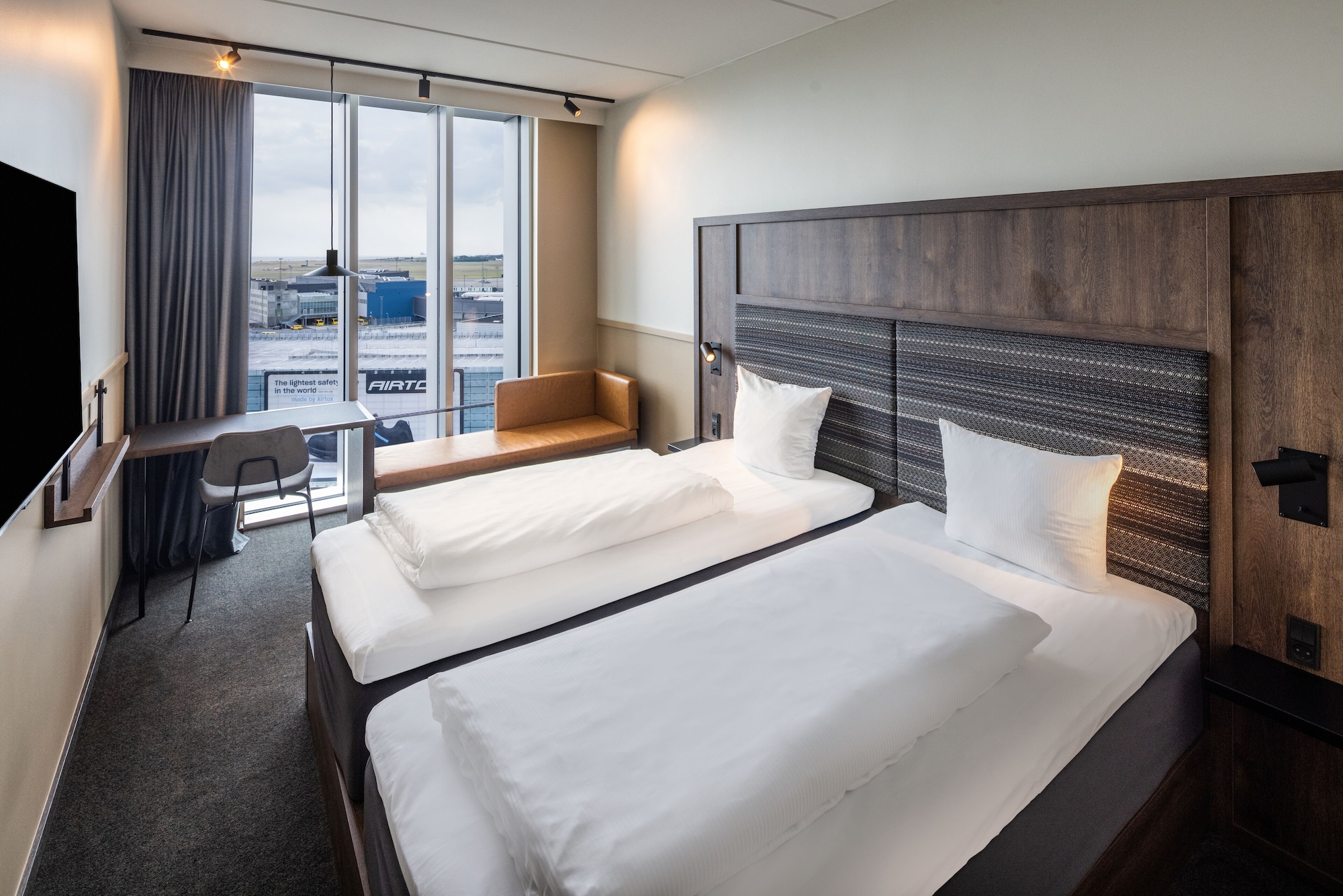 غرفة قياسية بسريرين منفصلين بحمام خاص، Comfort Hotel Copenhagen Airport 2/3