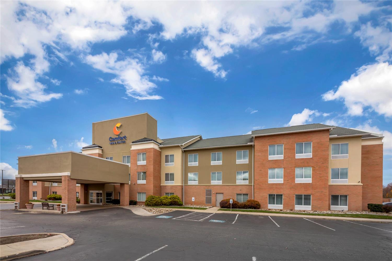 Comfort Inn and Suites Akron South 5/39