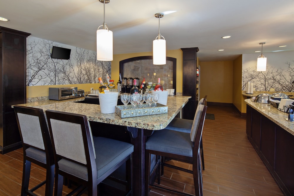 Staybridge Suites Fairfield Napa Valley Area 51/66
