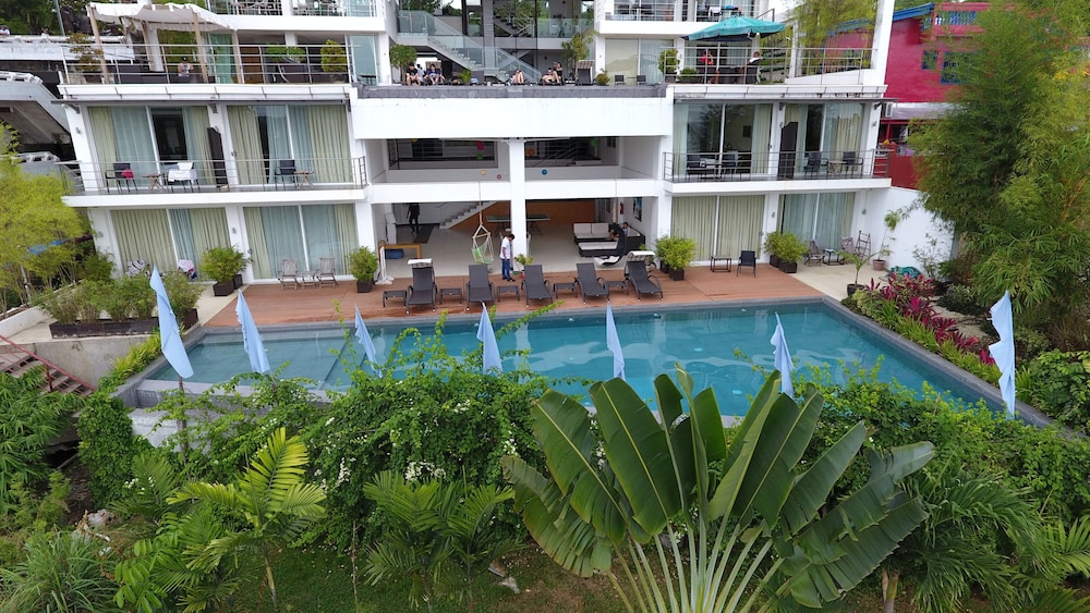 Ocean Suites Boutique Hotel 1/66