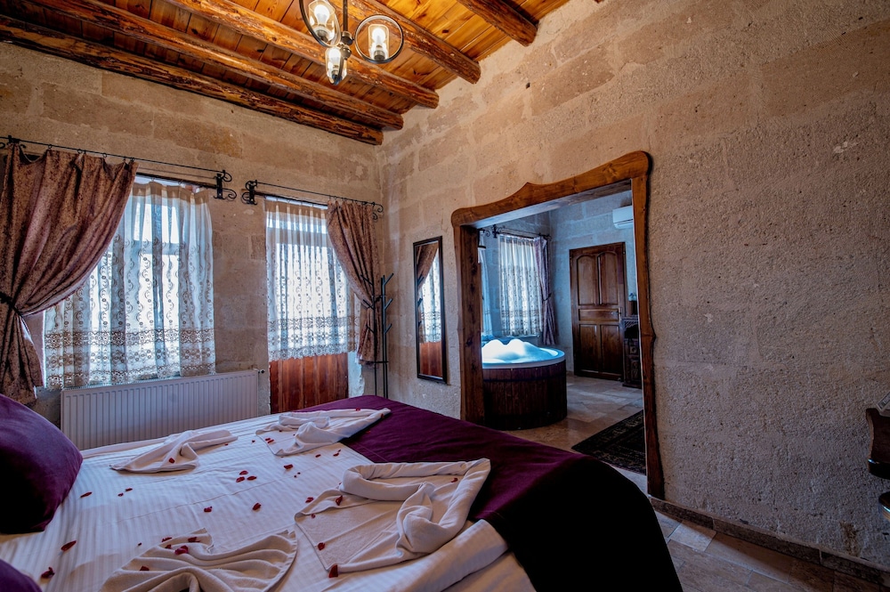 Chelebi Cave House 16/98