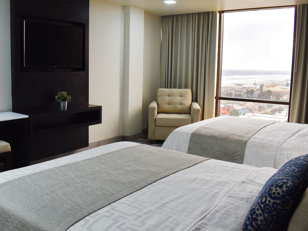 Corona Plaza Hotel 14/70