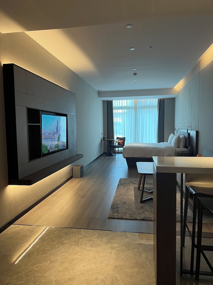 UrCove By Hyatt Shenzhen Futian CBD 33/46