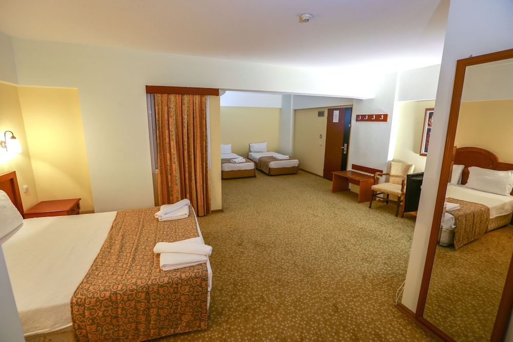 Kayhanbey Hotel 41/67