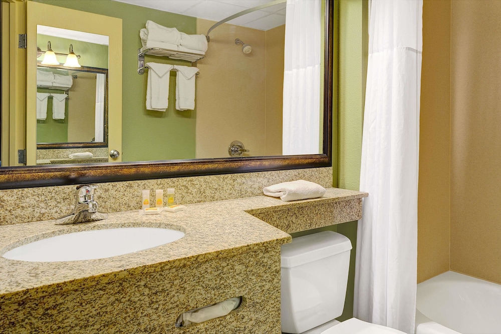 Days Inn by Wyndham Cheyenne 4/25