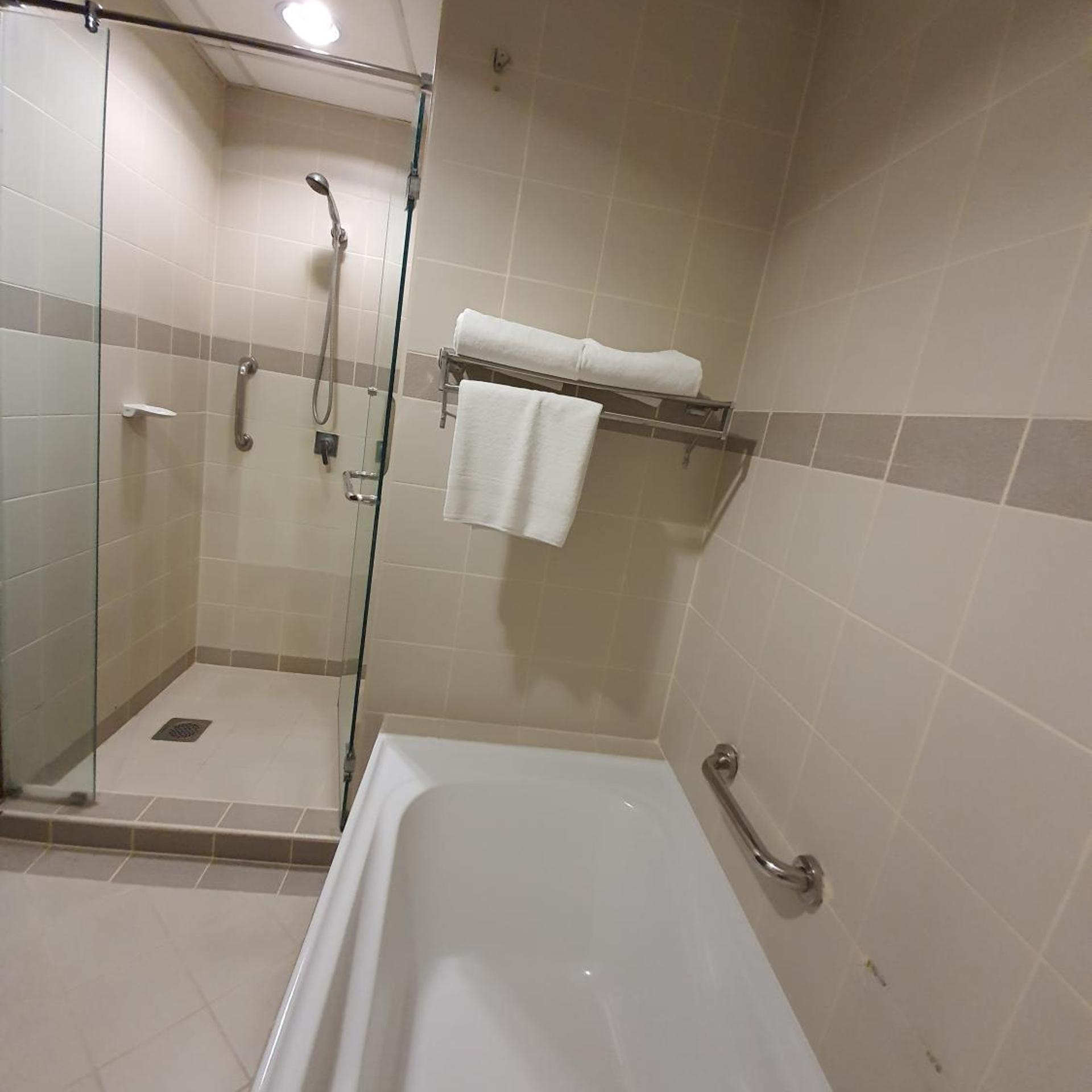 Crown Regency Serviced Suites 36/39