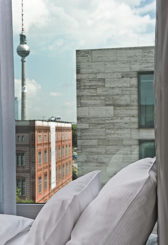 ARCOTEL John F Berlin 8/65
