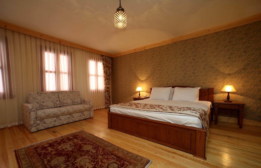 Lalinn Hotel 55/72