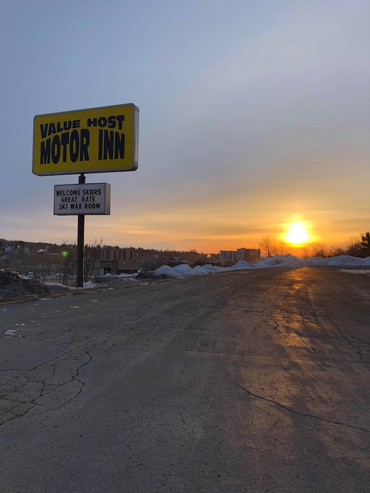Value Host Motor Inn 19/23