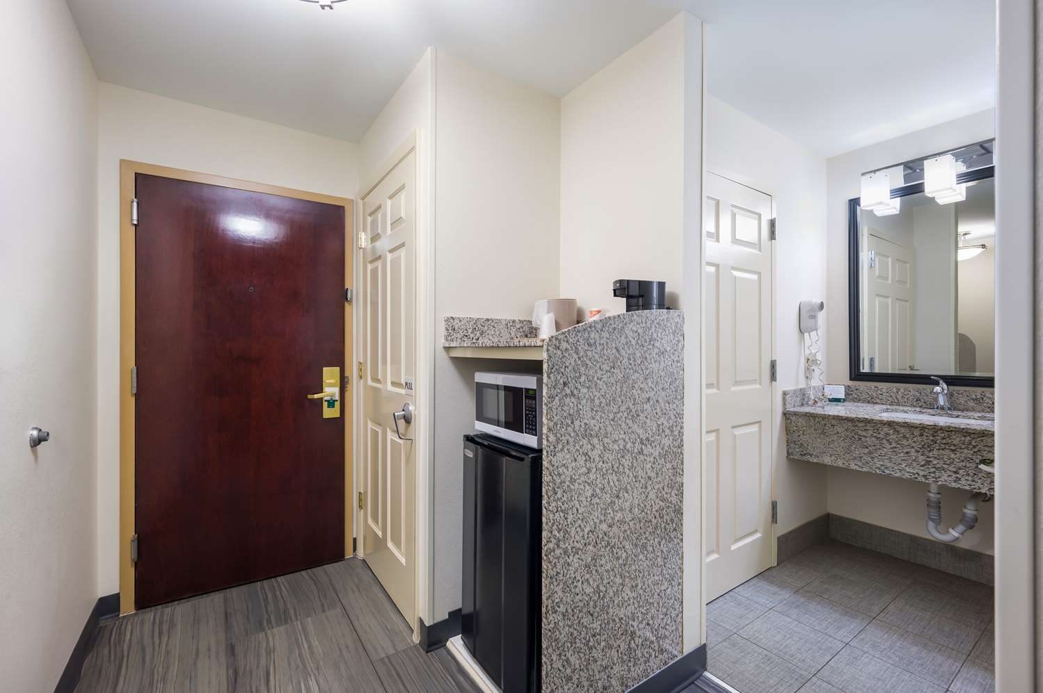 Quality Inn & Suites Huntsville Research Park Area 22/22