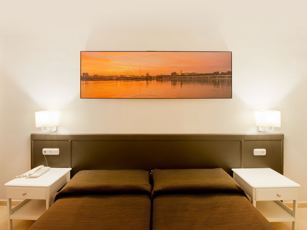 Fuengirola Beach Aparthotel 9/48