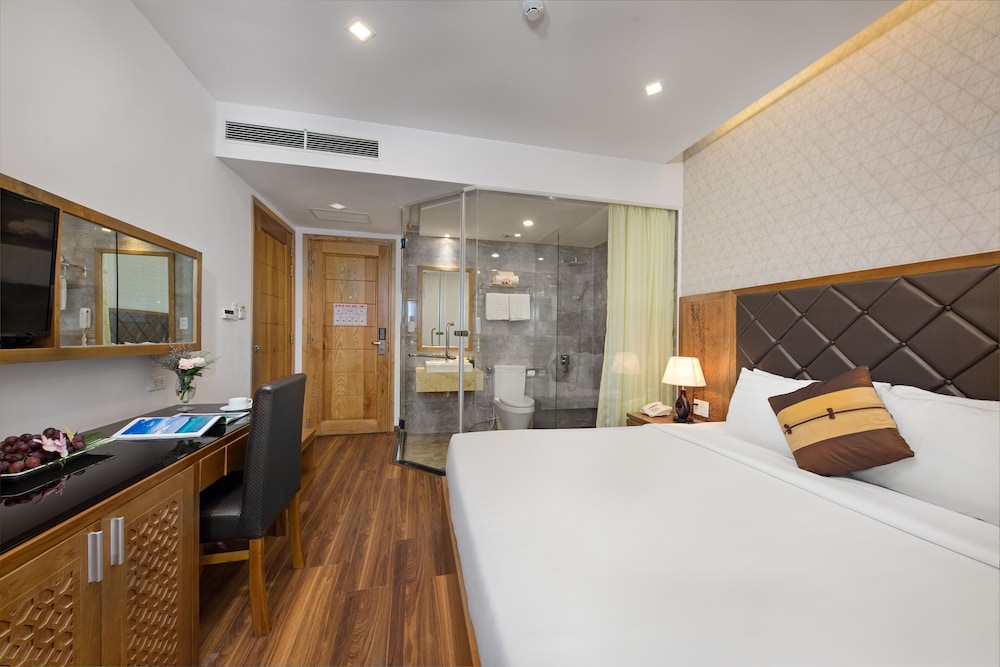 Bliss Luxury Hotel & Spa 10/28