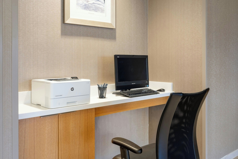 Springhill Suites by Marriott State College 58/63