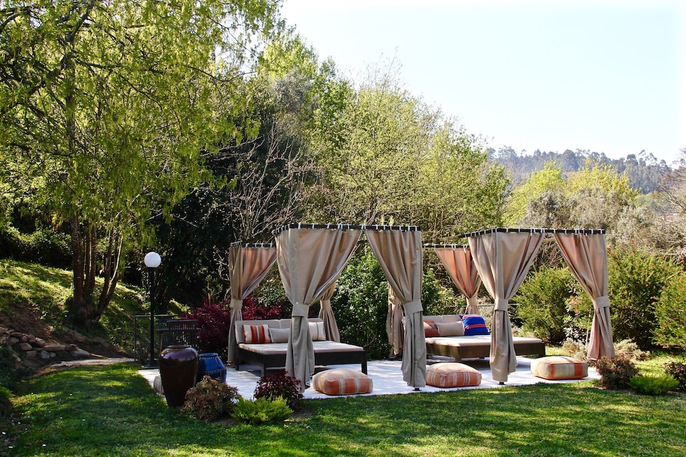 Carmo's Boutique Hotel 74/86