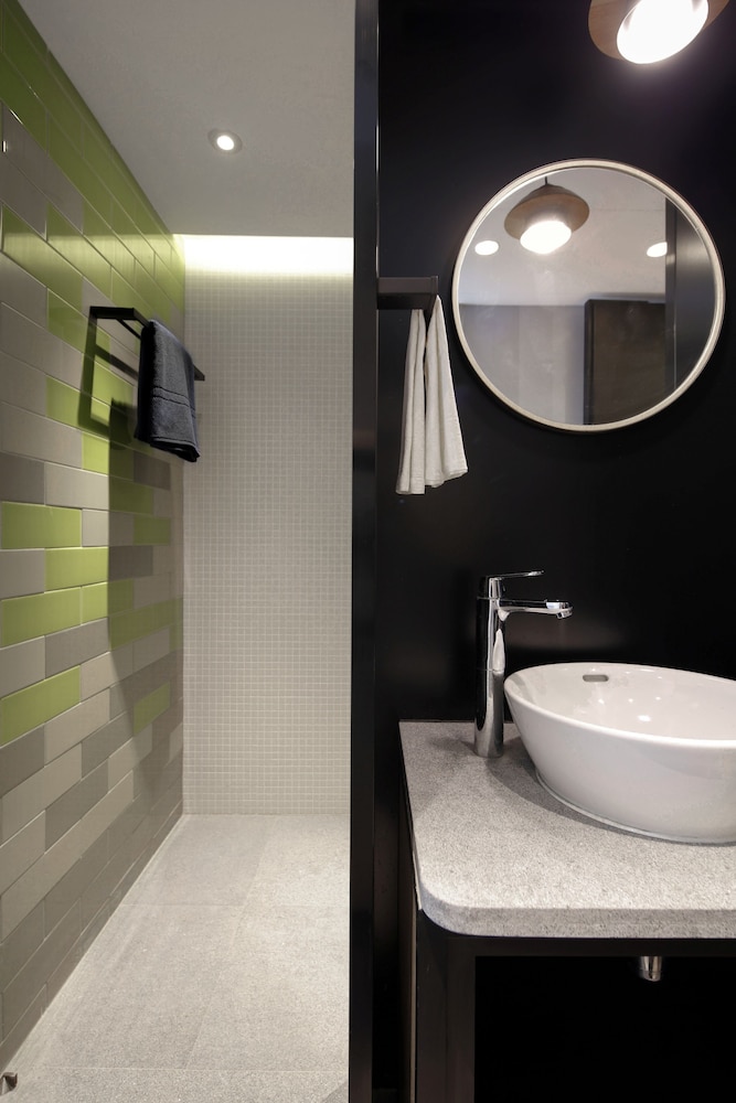 Superior Ease، Hotel Ease Access Tsuen Wan 2/3