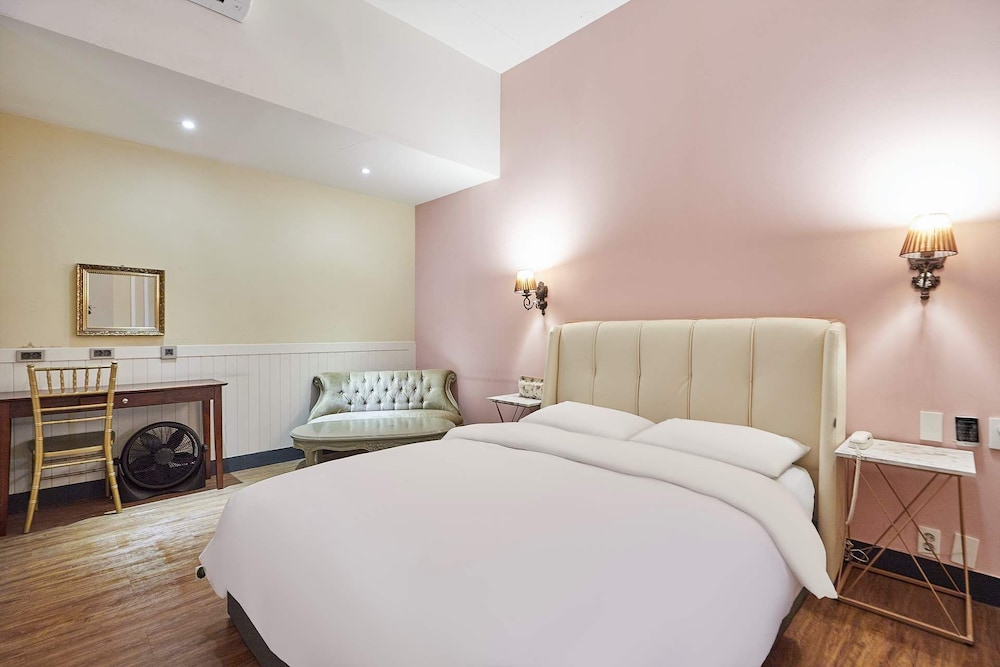 648 Hotel 23/57