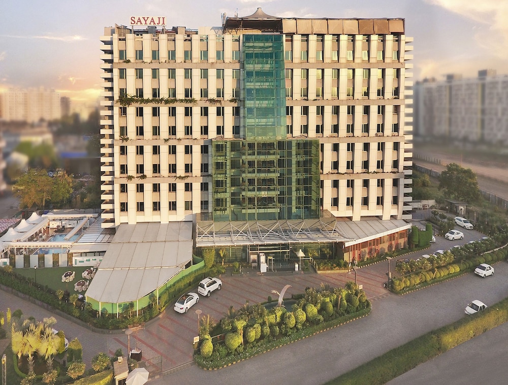 Sayaji Hotel 3/52