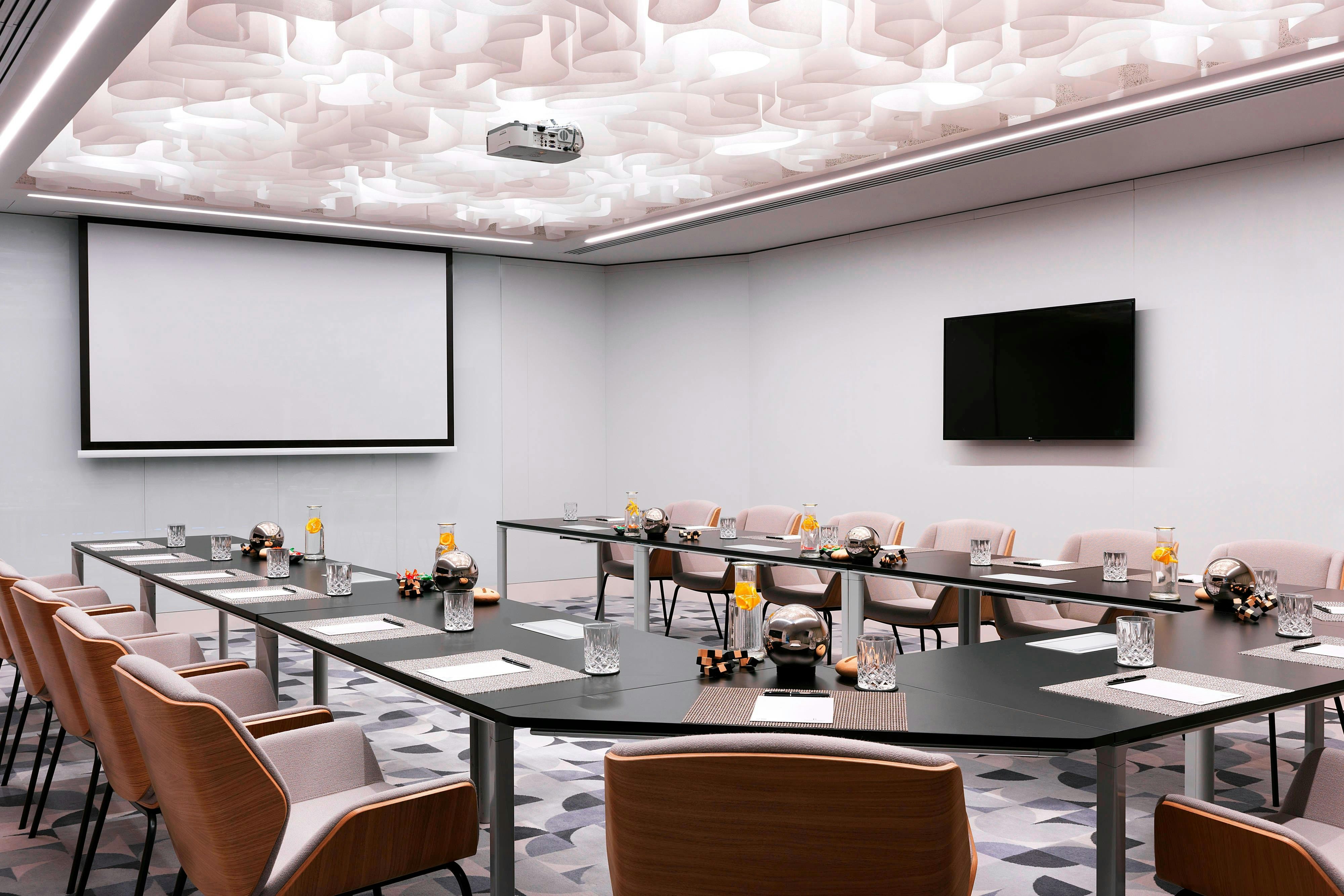 RENAISSANCE WARSAW AIRPORT HOTEL 54/62