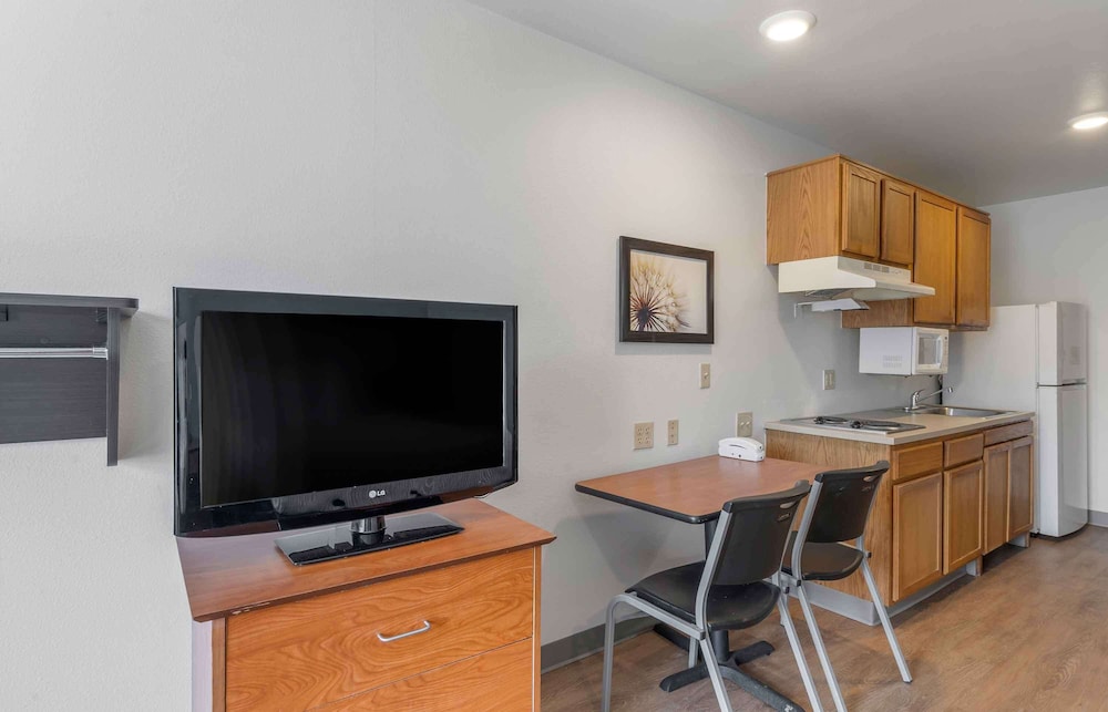 Extended Stay America Select Suites Lakeland 32/42