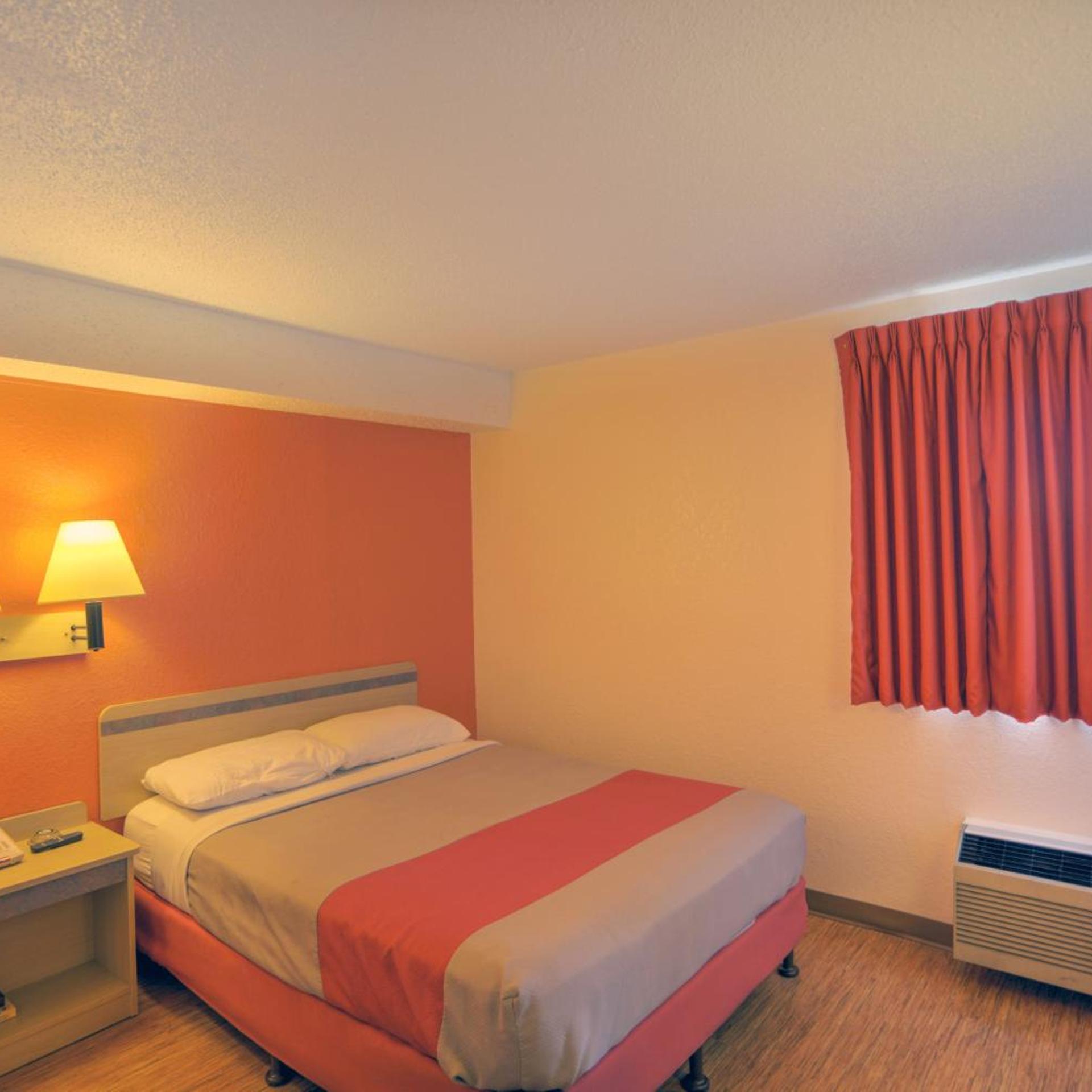 غرفة بسرير كوين لذوي الإعاقة، Motel6 Council Bluffs, IA - Omaha East 3/10