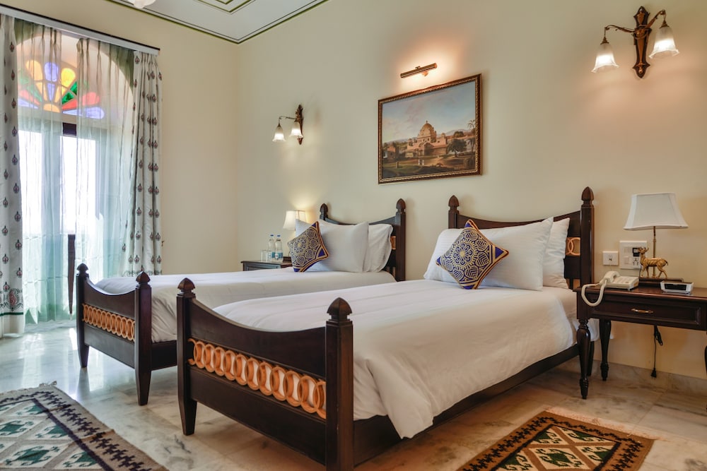 HOTEL JAISALKOT 6/28