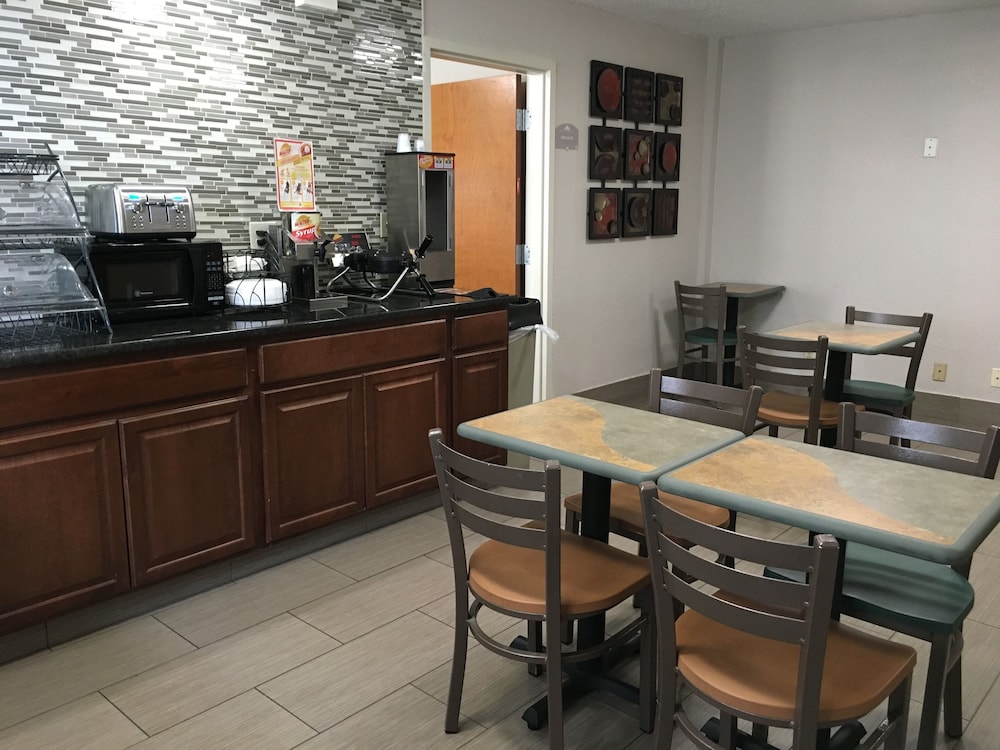 Microtel Inn & Suites by Wyndham Murfreesboro 19/24