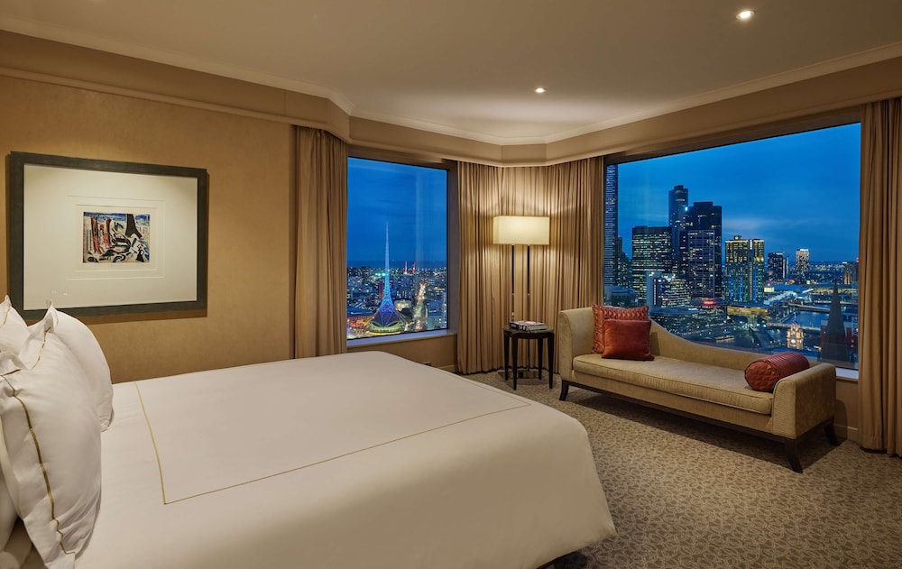 Grand, Diplomat, Suite, King Bed, Club Lounge Access