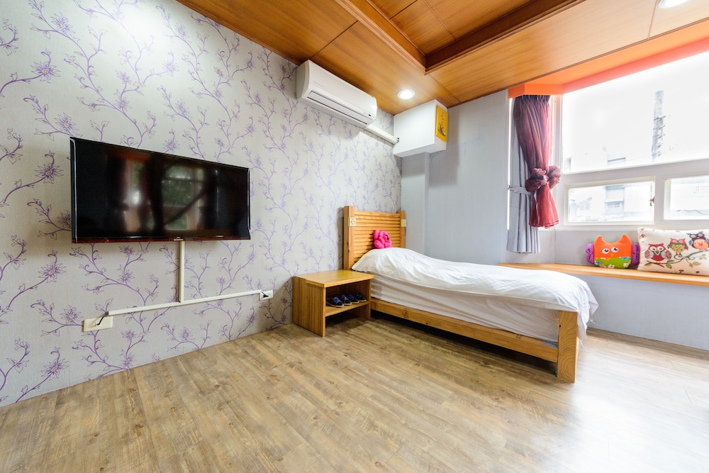 Owl Castle Bed and Breakfast 12/31