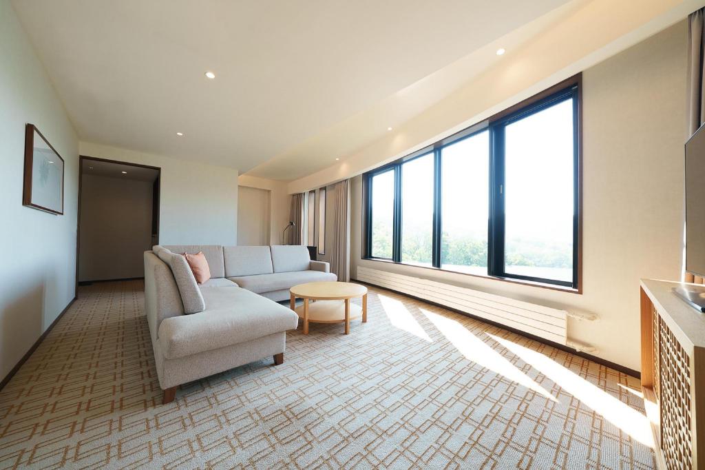 Regency, Suite, Twin Beds