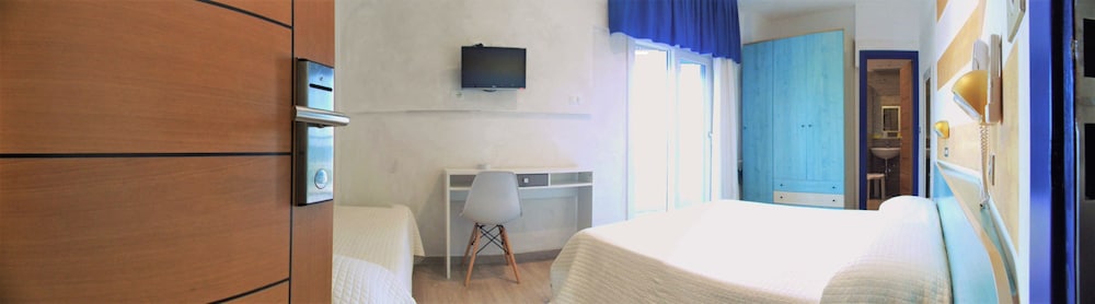 Hotel Diplomatic 8/34