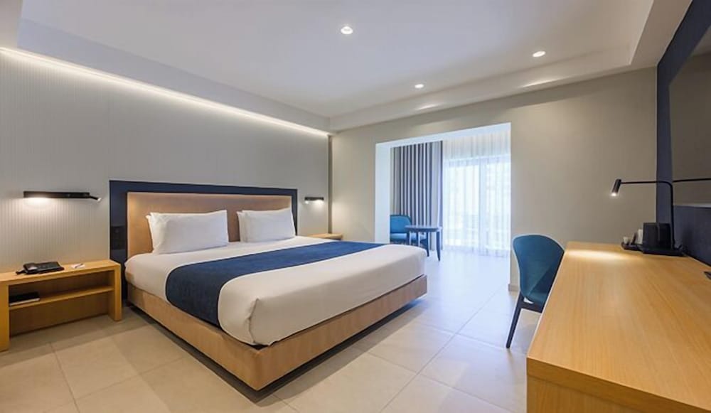 جناح جونيور بإطلالة على الحديقة، Maritim Antonine Hotel and Spa Malta 3/8