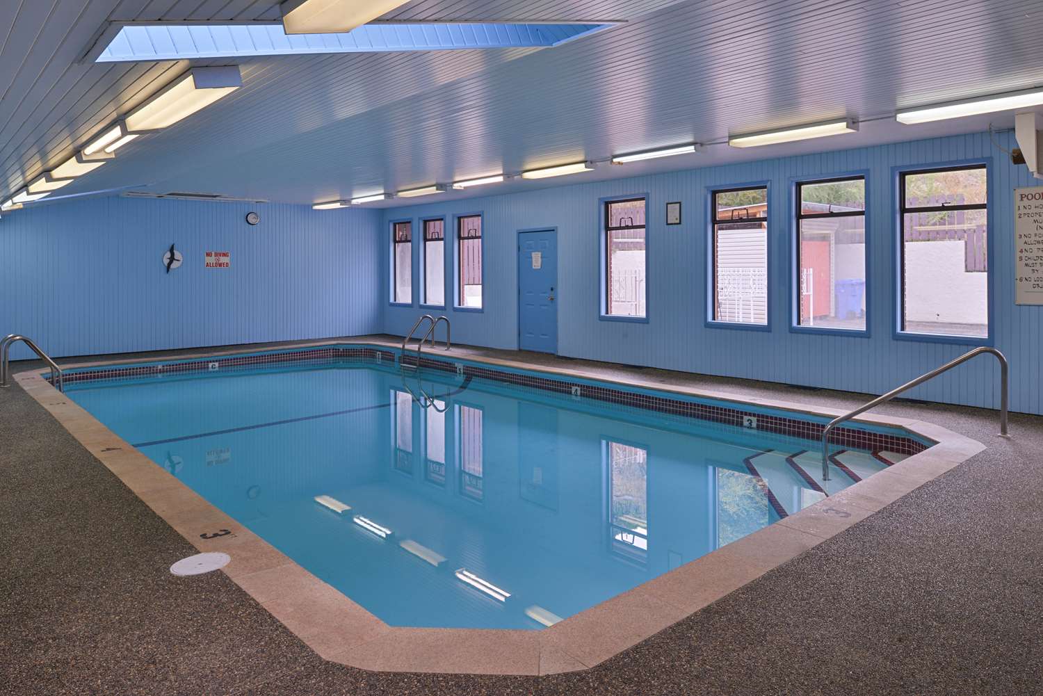 Canadas Best Value Inn Suites Vernon 8/16