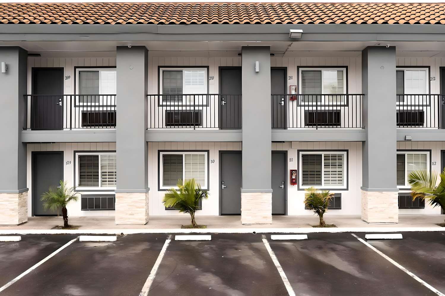 Rodeway Inn San Jose HWY-101 Tully Rd Exit 24/27