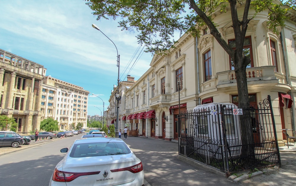 Avenue Parliament 43/50