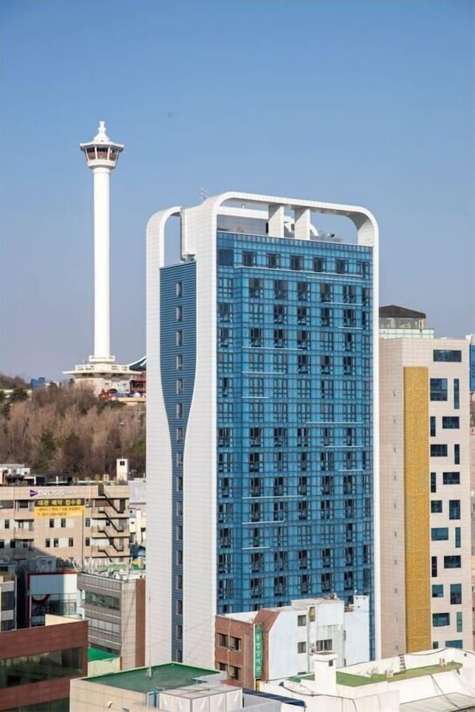 Griffin Bay Hotel 3/50