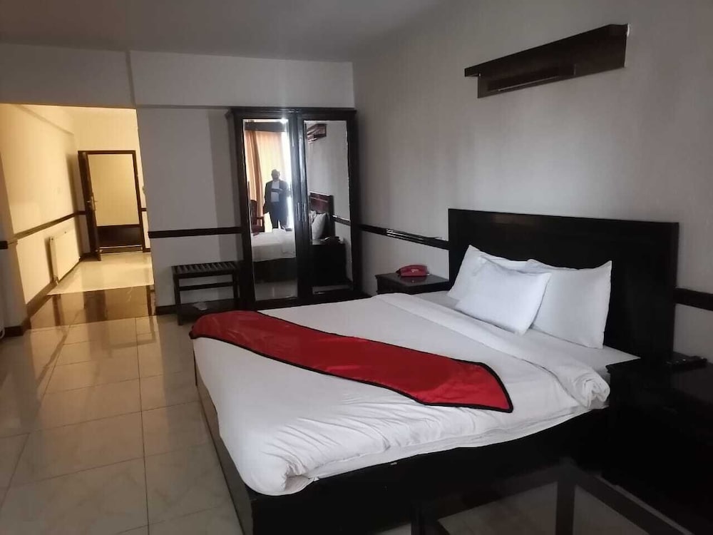 Shangrila Hotel & Resort Changla Gali 30/57