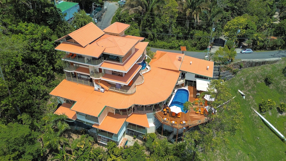Issimo Suites Boutique Hotel Spa Adults Only 67/71