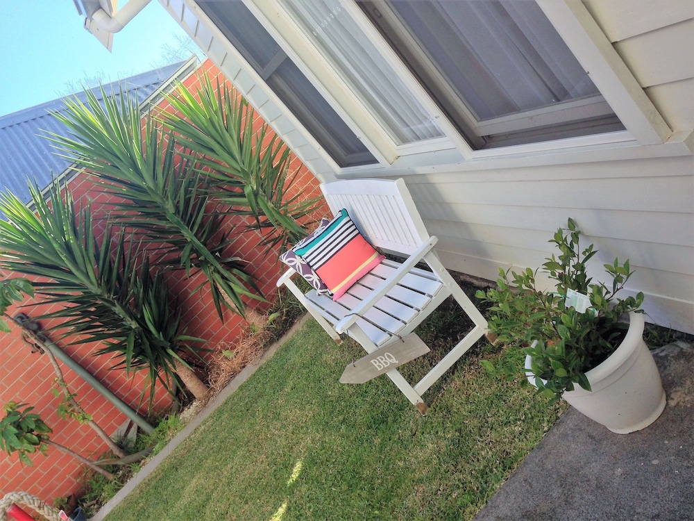 Ruby's Queenscliff 24/28