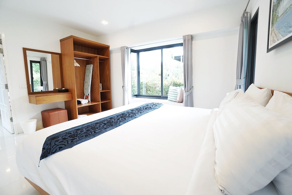 Nariya Bayfront Phuket 27/50