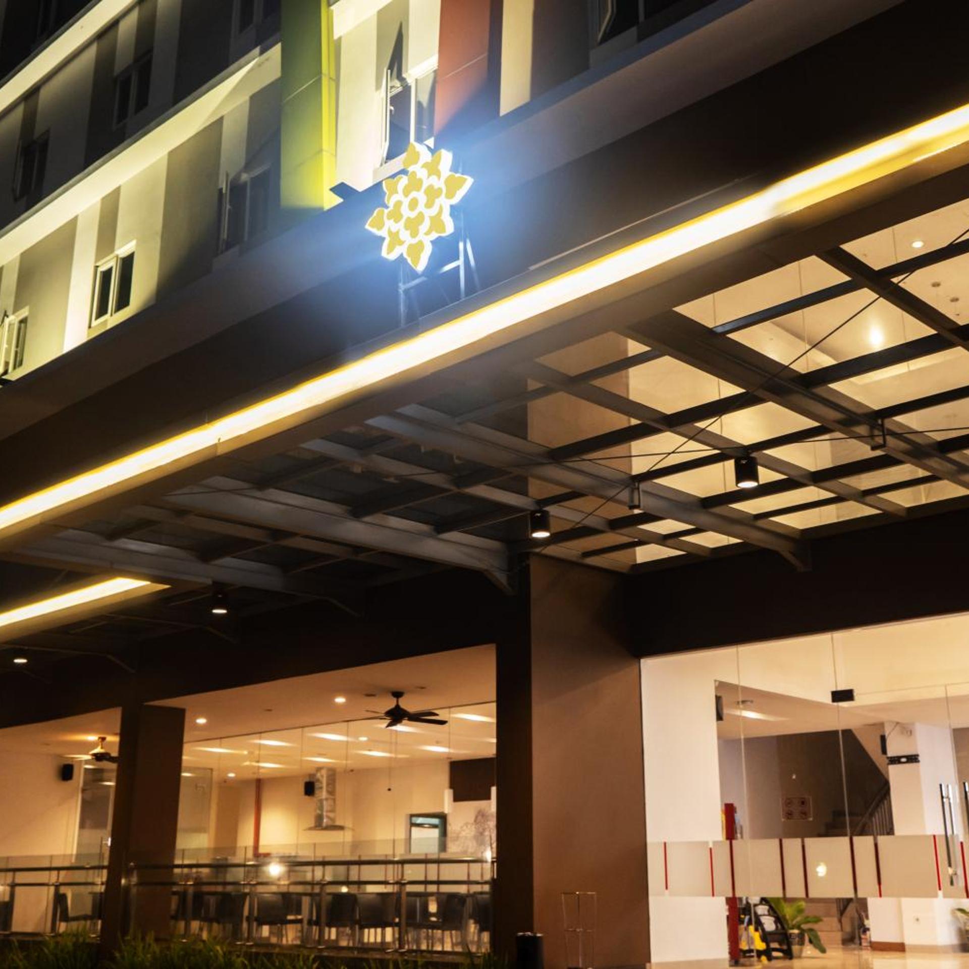 Lynn Hotel Serang 4/43