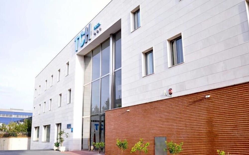 Tch Hotel 2/50