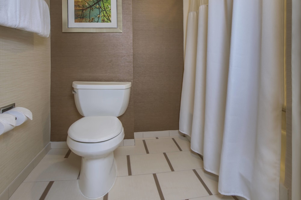 Fairfield Inn And Suites Frederick 50/50