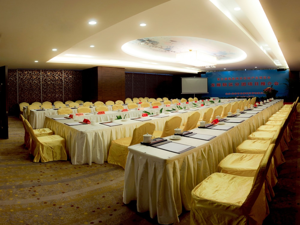 Ramada by Wyndham Longyan 46/55