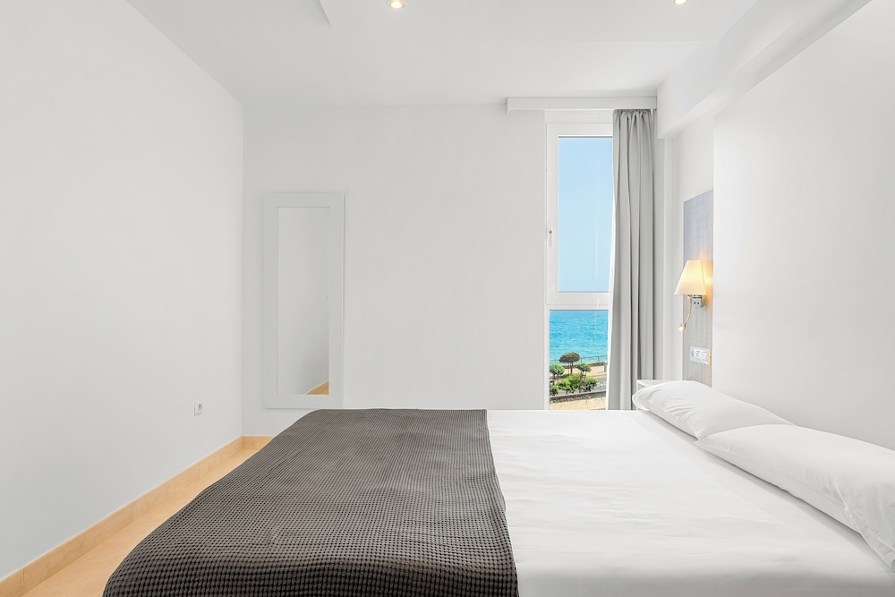2 BEDROOMS, PREMIUM, APARTMENT, BEACH FRONT, SEA VIEW