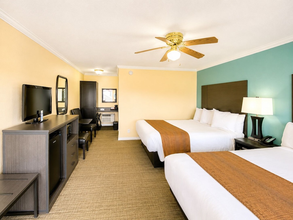 Rockview Inn And Suites 26/54