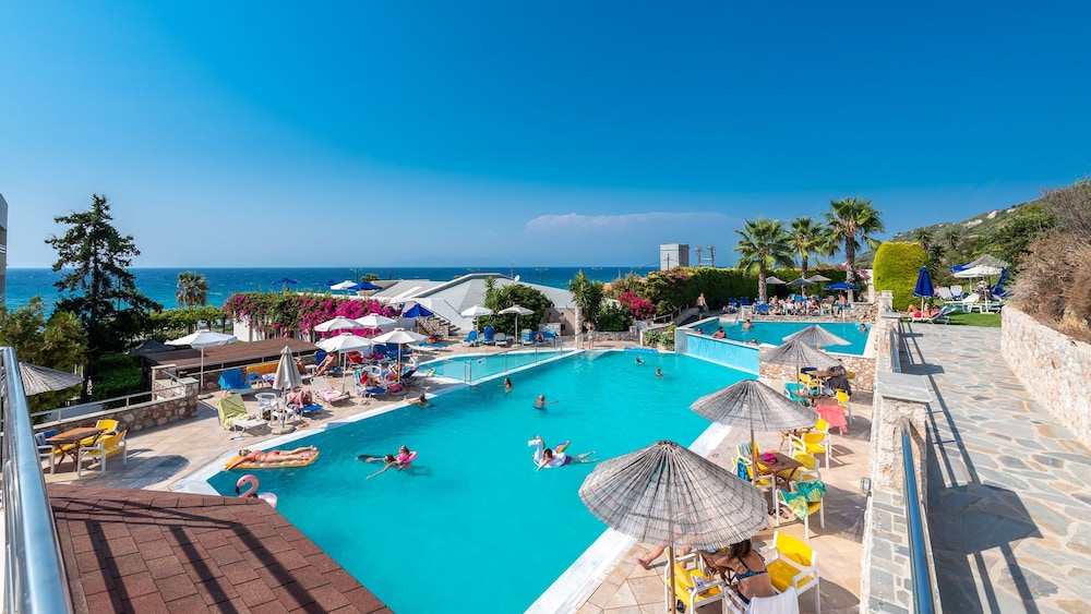 Sirene Beach Hotel 49/52