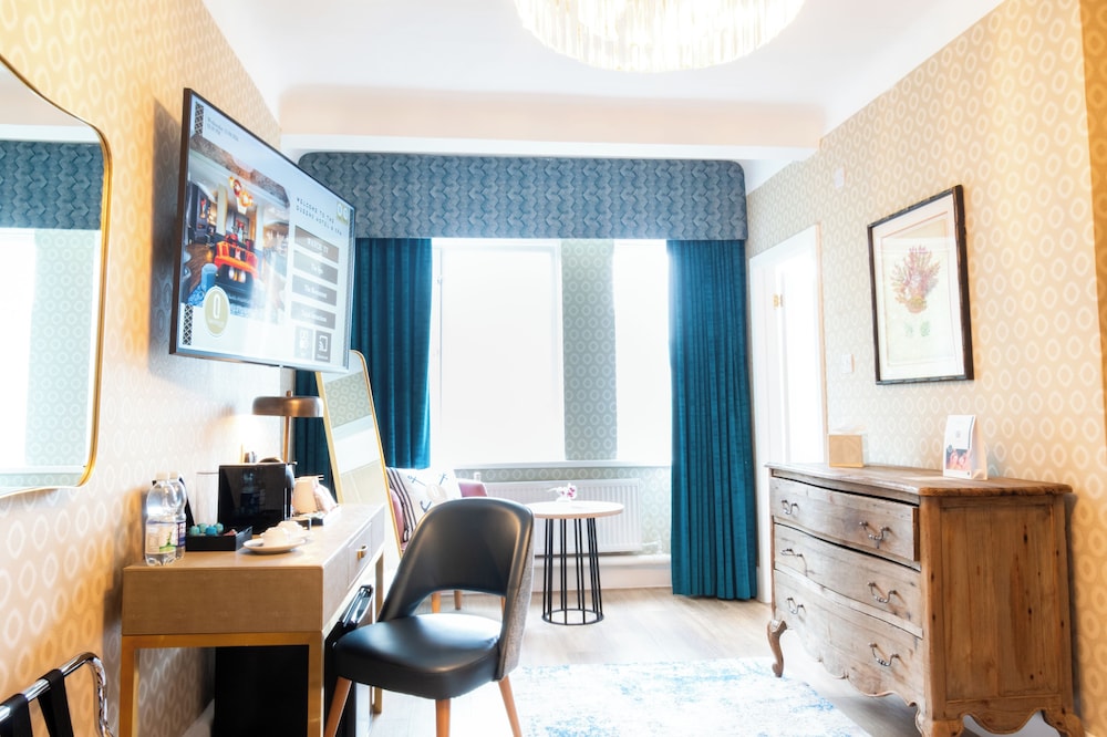 Queens Hotel & Spa Bournemouth 40/50