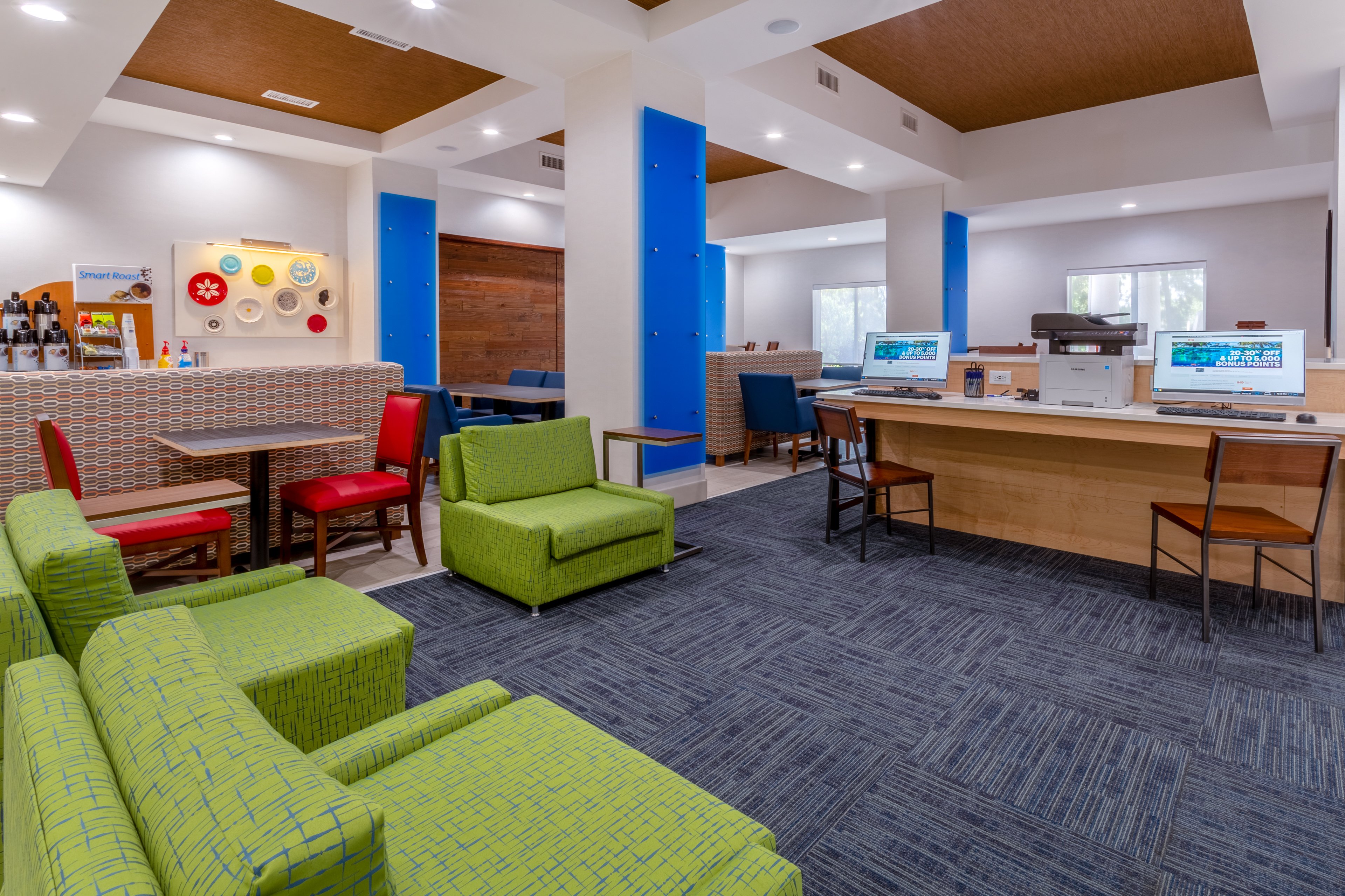 Holiday Inn Express Hotel And Suites Charlotte Arrowood 34/47